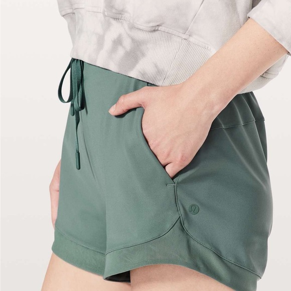 Lululemon Sunsetting Short *3" in Juniper - Picture 1 of 14
